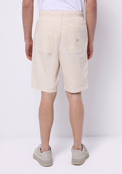 صورة من عادي مقاس متوسط الخصر مستقيم رجالي بيج جان شورت