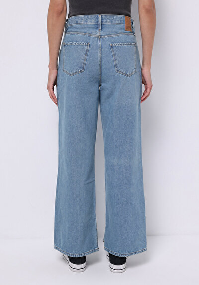 صورة من جينز نيلي نسائي