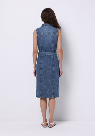 صورة من نحيف مستقيم نسائي أزرق بدون أكمام فستان