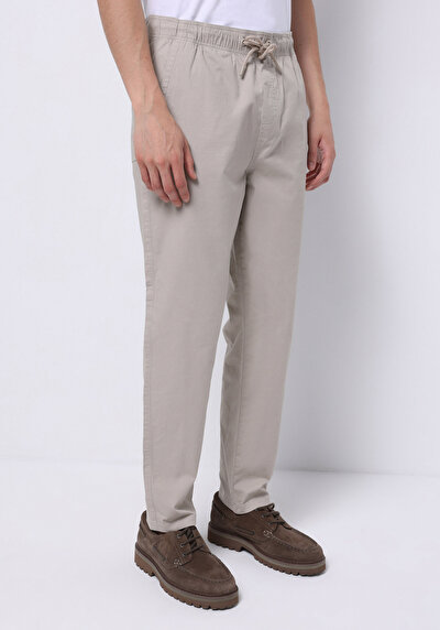 صورة من بيج للرجال بناطيل