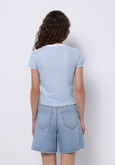 اعرض التفاصيل لـ تي شيرت نسيم بياقة مستديرة مخطط نسائي أزرق بأكمام قصيرة