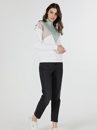 صورة من أبيض للنساء بلوز