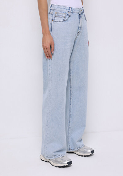 صورة من جينز نيلي نسائي