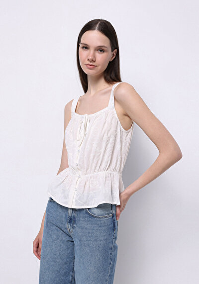 صورة من قميص Slim Fit للنساء Ecru