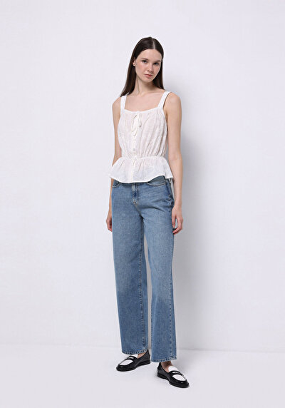 صورة من قميص Slim Fit للنساء Ecru