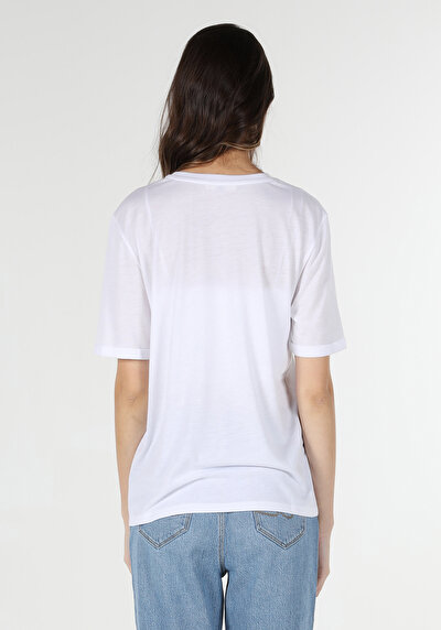 اعرض التفاصيل لـ أبيض للنساء تي شيرت بأكمام قصيرة