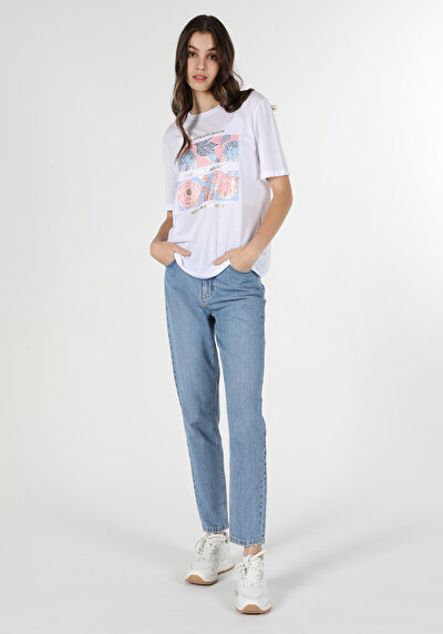 اعرض التفاصيل لـ أبيض للنساء تي شيرت بأكمام قصيرة