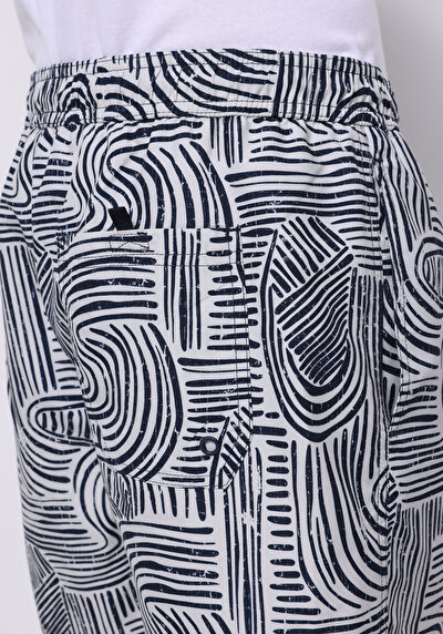 اعرض التفاصيل لـ شورت سباحة رجالي بطبعة باللون الأزرق الداكن