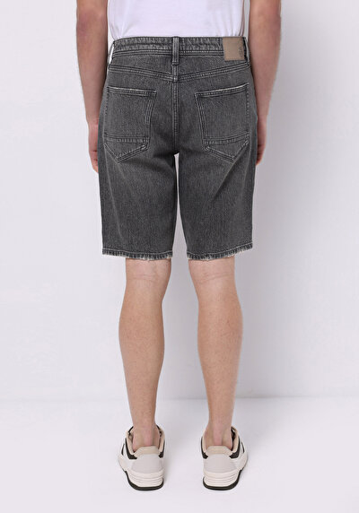 صورة من عادي الخصر مستقيم رجالي شورت جان أسود