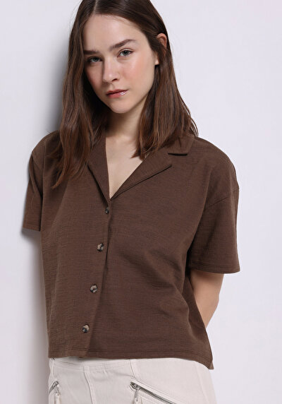 صورة من عادي رقبة بولو جاكار نسائي بني كم قصير تي شيرت