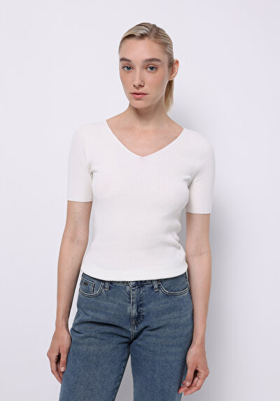 صورة من أبيض للنساء 