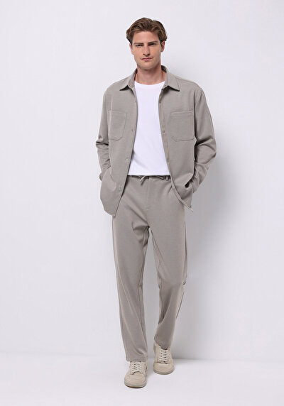 صورة من بيج للرجال بناطيل