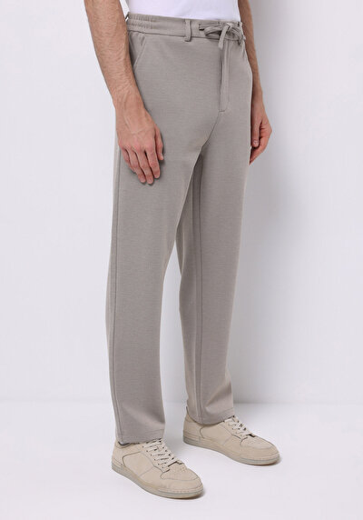 صورة من بيج للرجال بناطيل