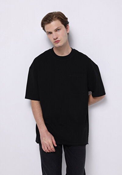 صورة من أسود للرجال تي شيرت بأكمام قصيرة