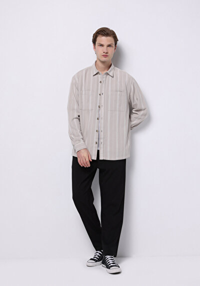 صورة من أسود للرجال بناطيل