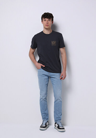 صورة من مستقيم  خصر منخفض مستقيم الساق الجينز النيلي للرجال