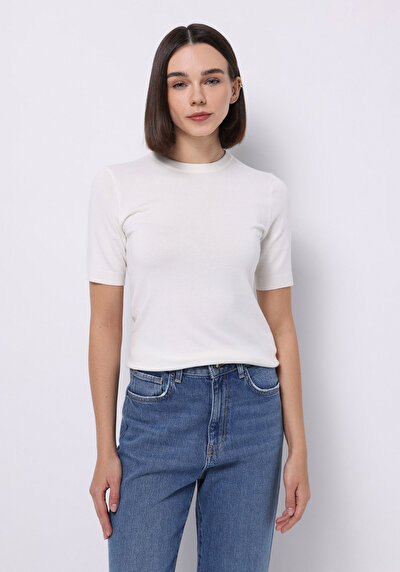 صورة من أبيض للنساء 