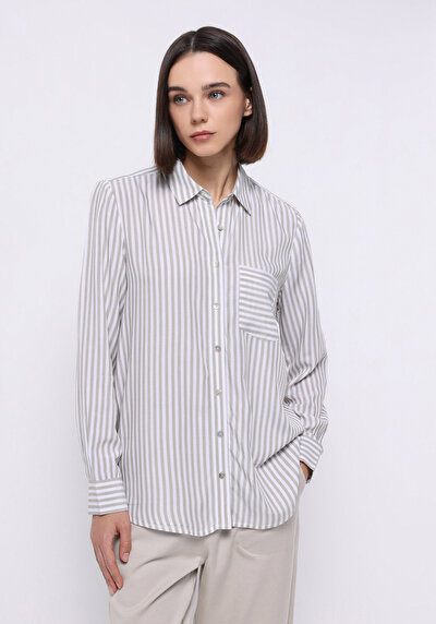 صورة من أخضر للنساء قميص  كم طويل