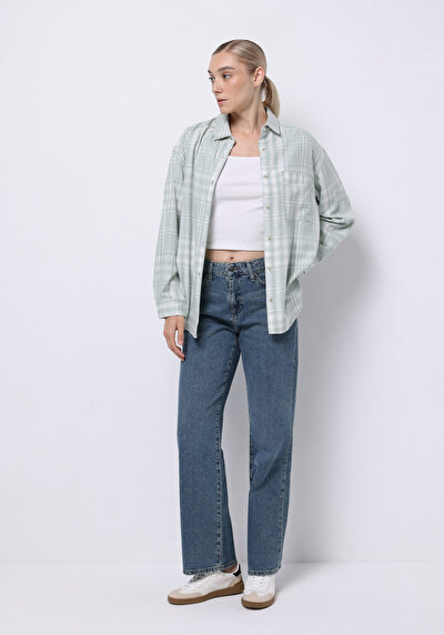 صورة من أخضر للنساء قميص كم طويل