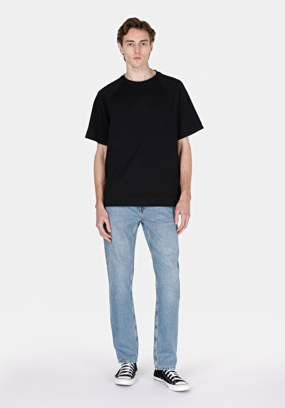 صورة من   منتصف الخصر مستقيم الساق الجينز للرجال