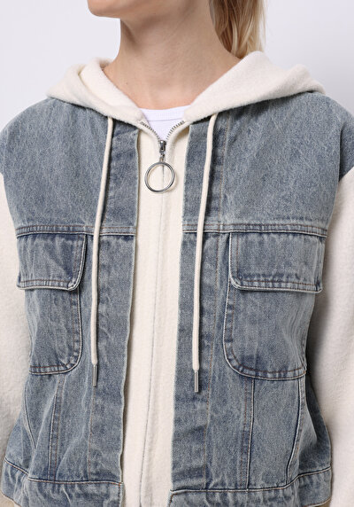 صورة من أبيض للنساء