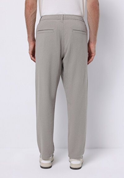 اعرض التفاصيل لـ أبيض للرجال بناطيل