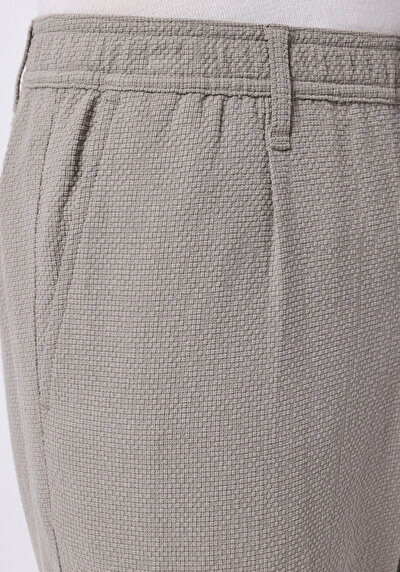 اعرض التفاصيل لـ أبيض للرجال بناطيل