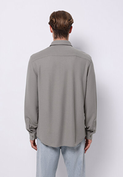 صورة من أخضر للرجال قميص كم طويل