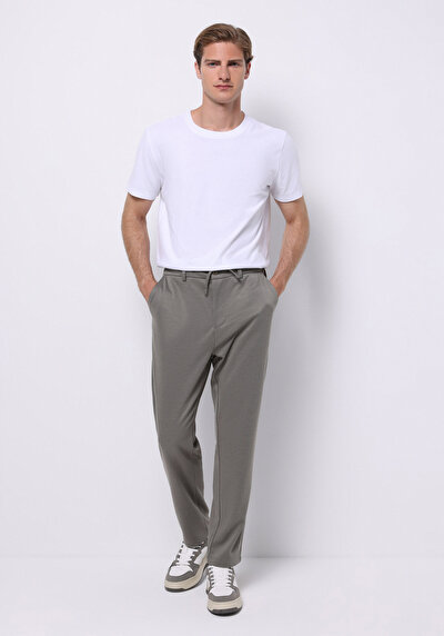 صورة من أخضر للرجال بناطيل