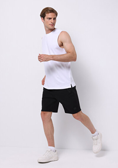 صورة من أسود للرجال شورت