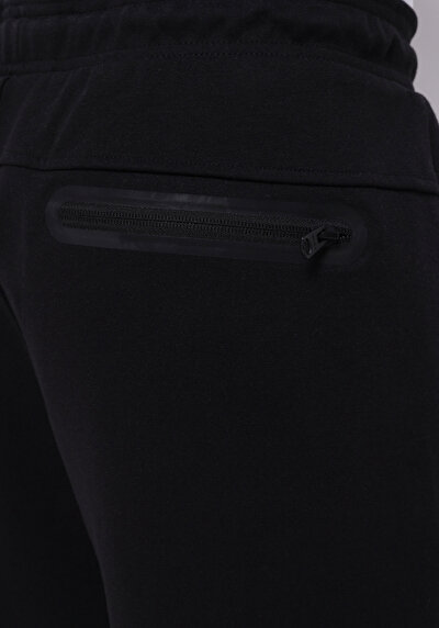 اعرض التفاصيل لـ أسود للرجال شورت