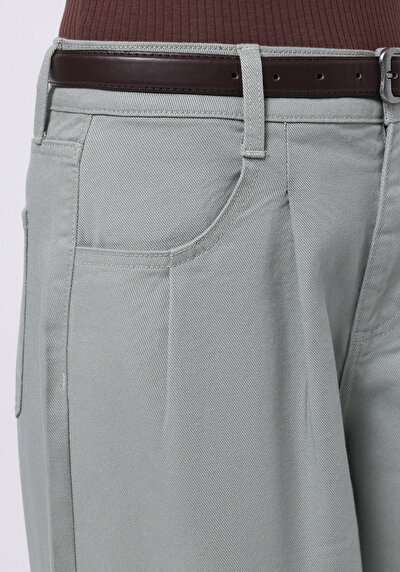 اعرض التفاصيل لـ أخضر للنساء بناطيل