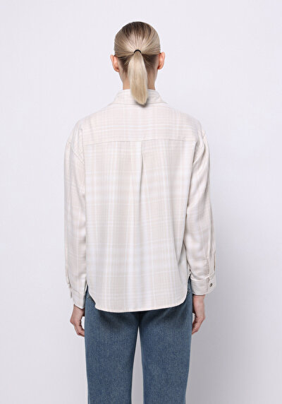 صورة من بيج فاتح للنساء قميص كم طويل