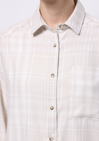 صورة من بيج فاتح للنساء قميص كم طويل