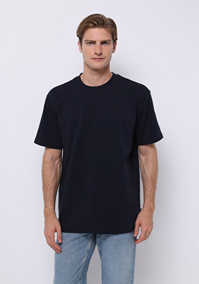 صورة من أزرق بحري للرجال تي شيرت بأكمام قصيرة