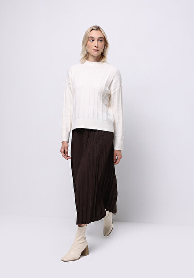 صورة من بني للنساء تنورة