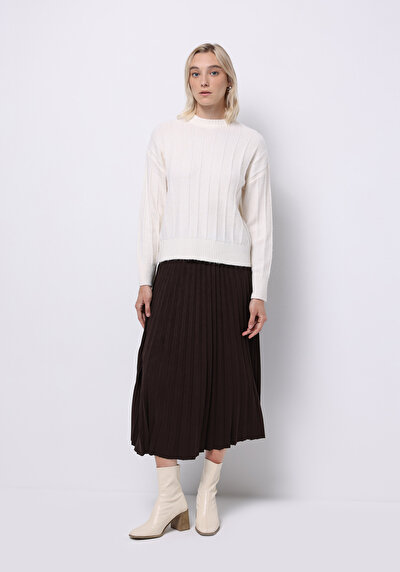 صورة من بني للنساء تنورة