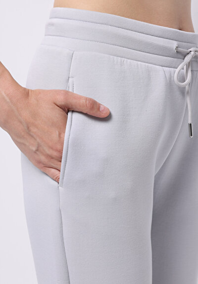 اعرض التفاصيل لـ رمادي للنساء بنطال رياضي