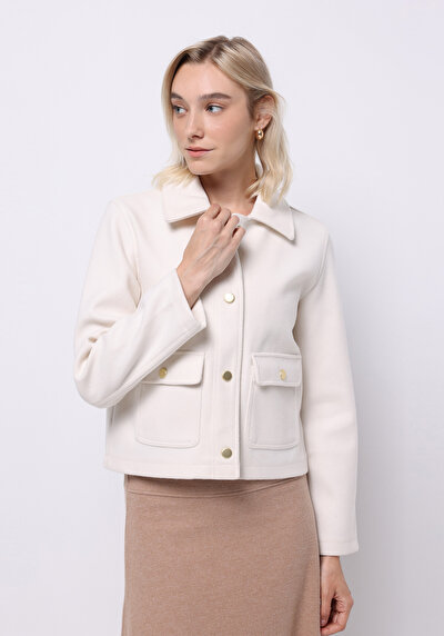 صورة من أبيض للنساء جاكيت سترة