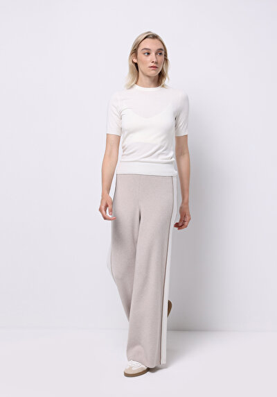 صورة من  للنساء بنطال رياضي