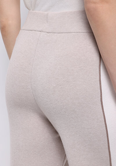 اعرض التفاصيل لـ  للنساء بنطال رياضي