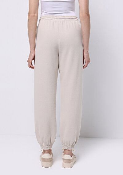 صورة من بيج للنساء بنطال رياضي