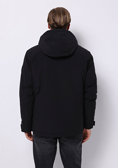 صورة من أسود للرجال جاكيت