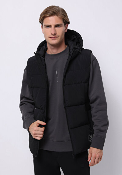 صورة من أسود للرجال صدرية