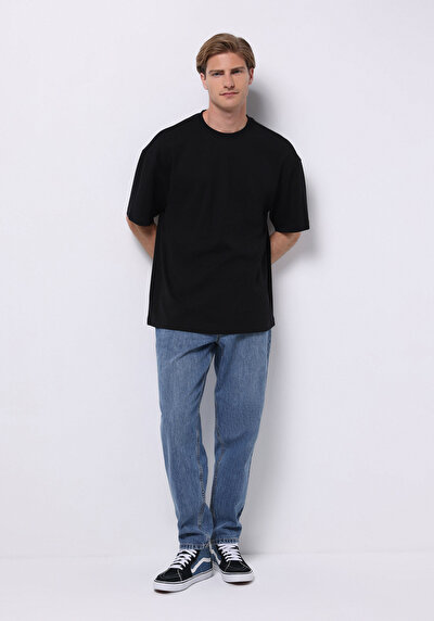 صورة من أسود للرجال تي شيرت بأكمام قصيرة