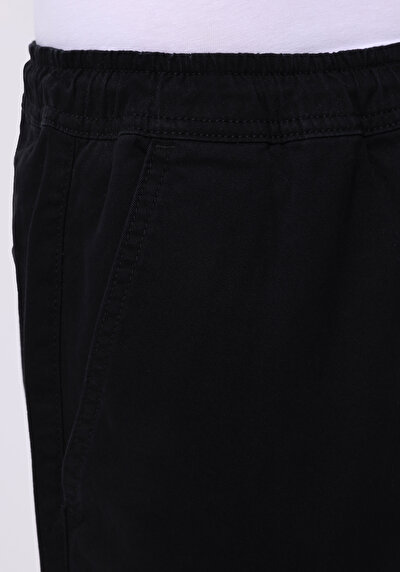 اعرض التفاصيل لـ أسود للرجال بناطيل