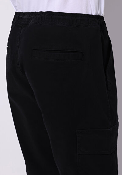 اعرض التفاصيل لـ أسود للرجال بناطيل