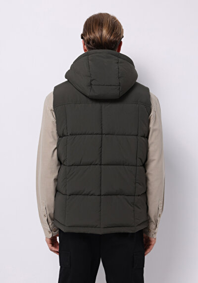 صورة من كاكي للرجال صدرية