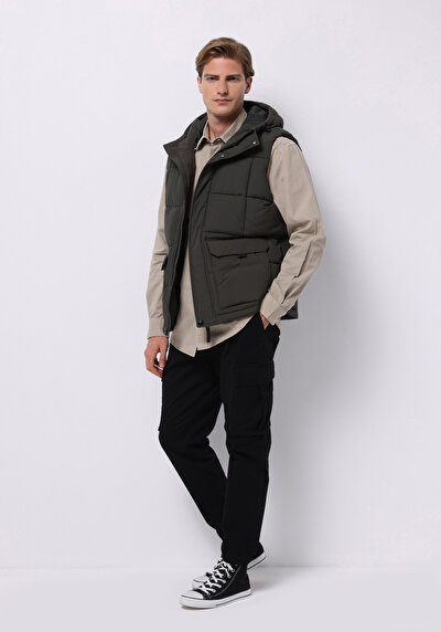 صورة من كاكي للرجال صدرية