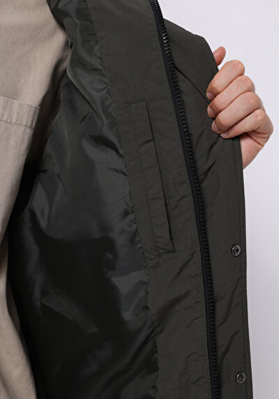 صورة من كاكي للرجال صدرية